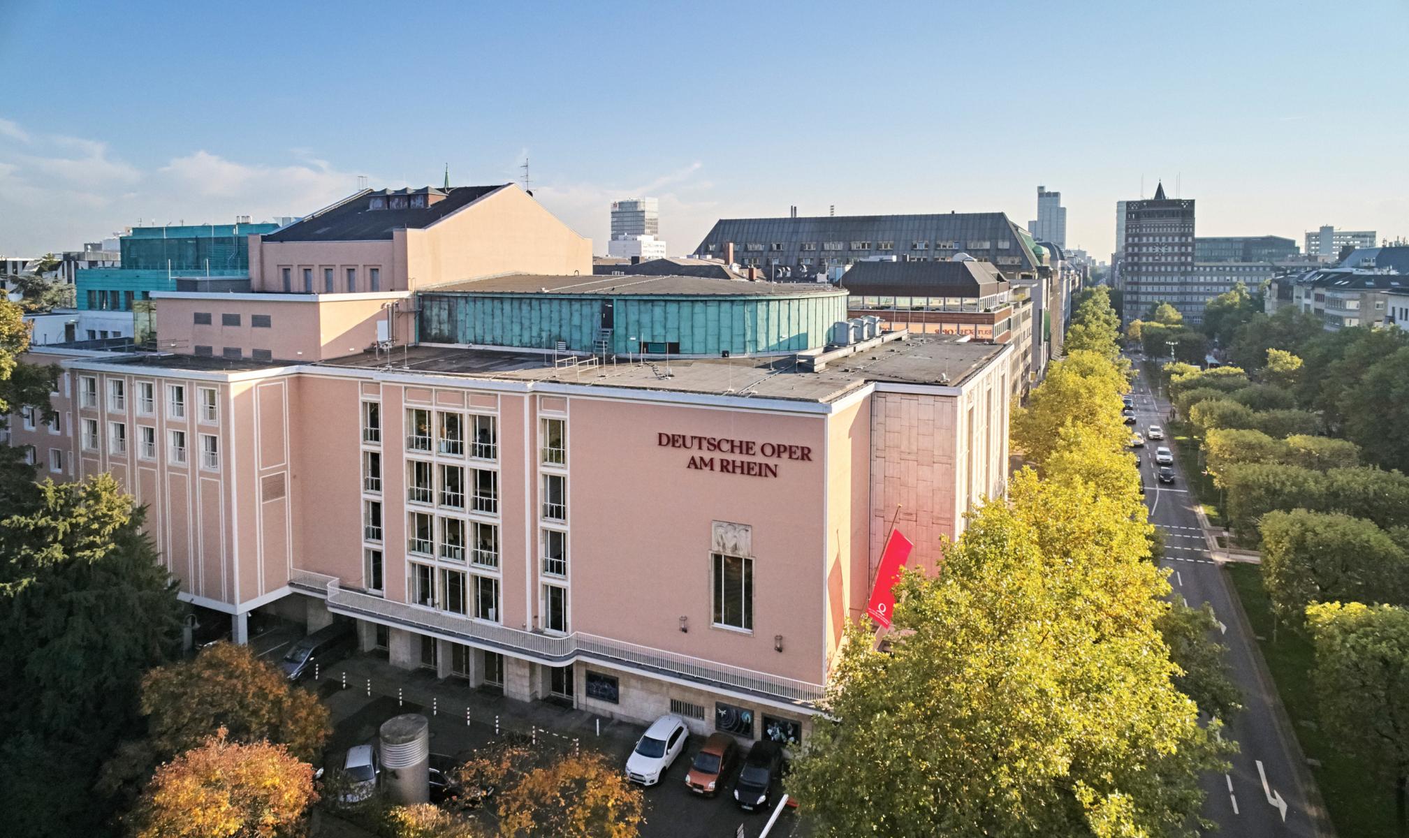 Gebäude des Opernhauses Düsseldorf von außen.
